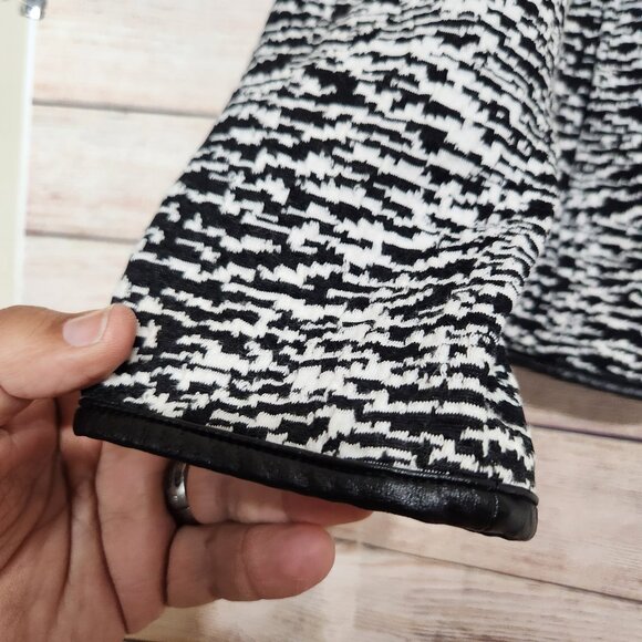 Women's CHICO'S Zebra-Print Style Jacquard Jacket Black & White Size 2 (M/L) - Picture 4 of 13